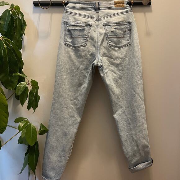 American Eagle High-Waisted Distressed Mom Jeans | 0 Regular, Button Fly, Light - Picture 3 of 8